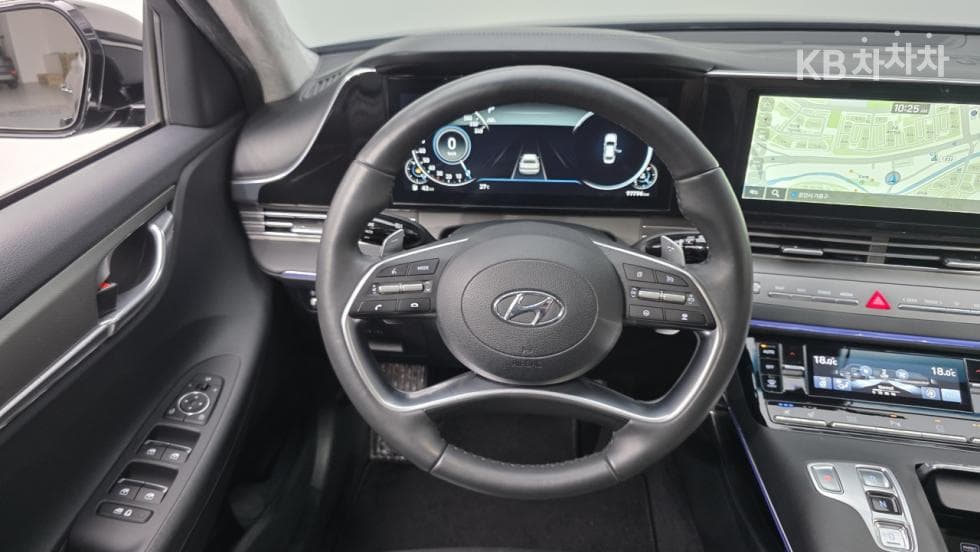 Hyundai The New (facelift) Grandeur (Azera)2.5 Le Blanc - 21