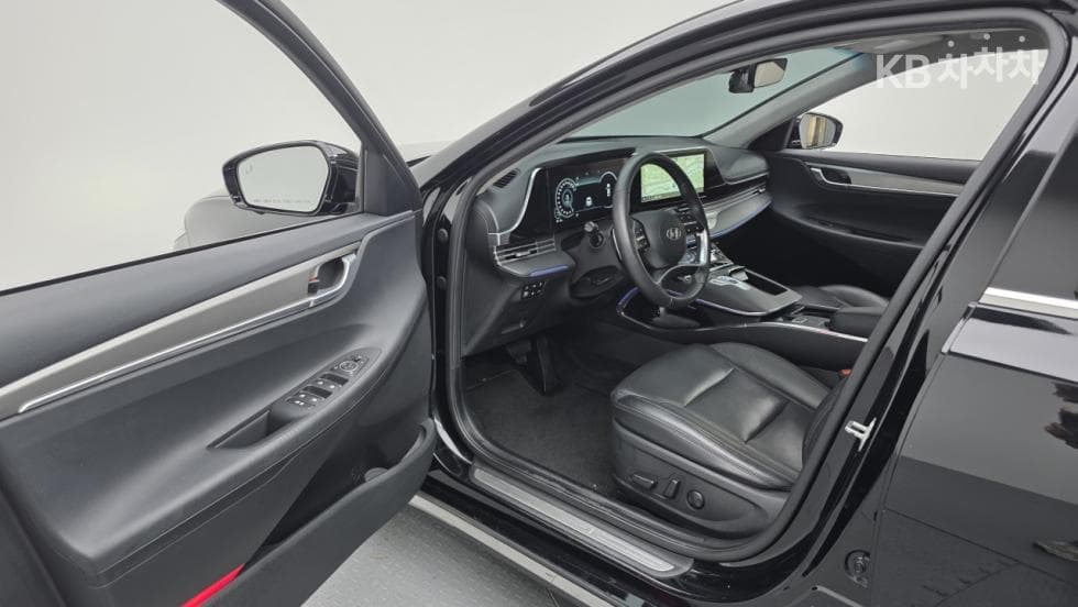 Hyundai The New (facelift) Grandeur (Azera)2.5 Le Blanc - 25