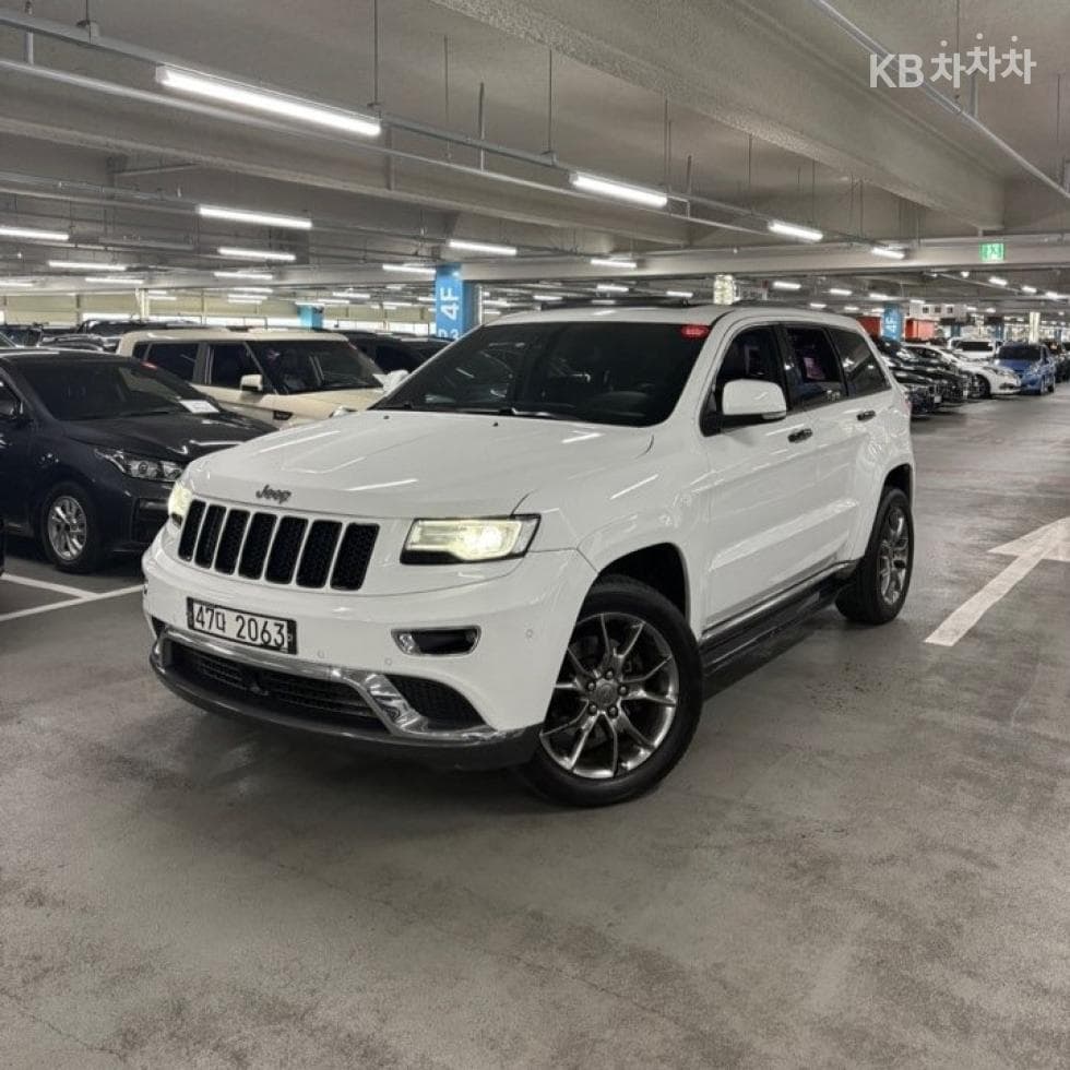 지프 그랜드 체로키 3.0 CRD 오버랜드 WK2 - Image 1