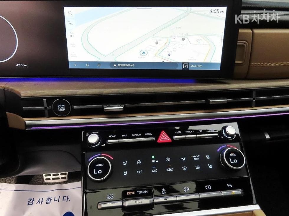 Hyundai The All New Santa Fe MX5Gasoline 2.5T AWD Calligraphy - 14