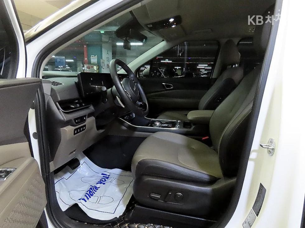 Kia The New (facelift) Carnival 4th generationD2.2 9-seater Noblesse - 6