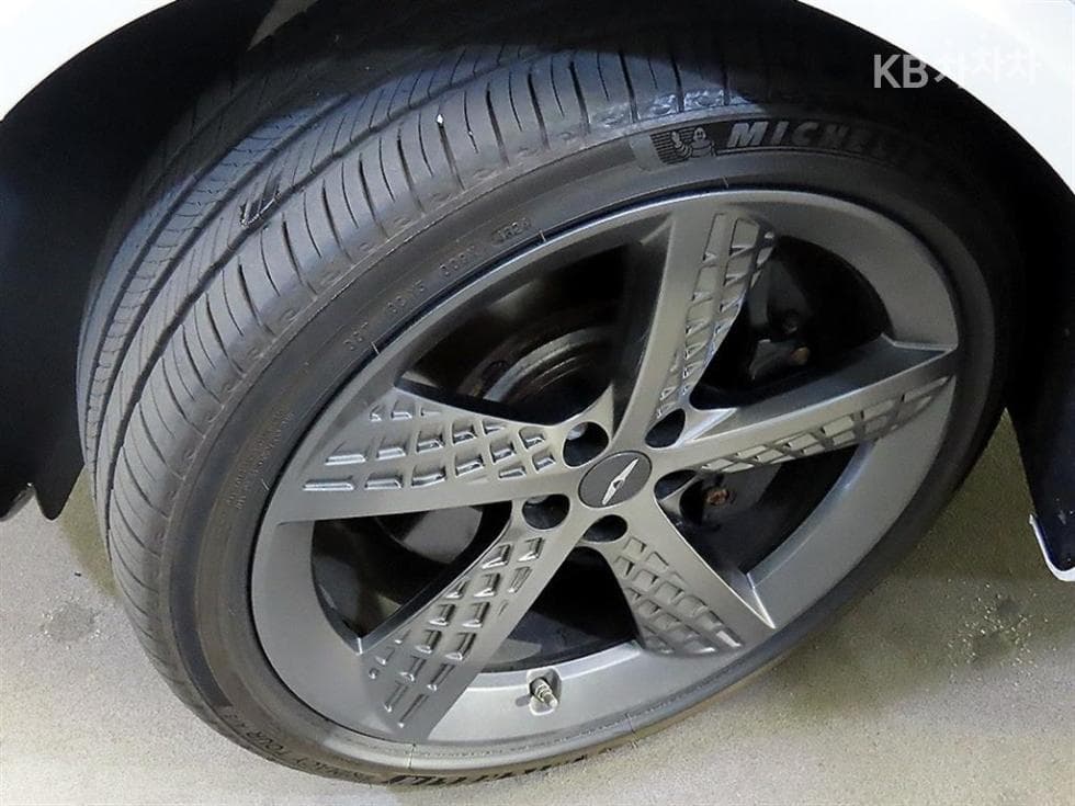 Дженезис GV70Бензин 2.5T AWD - 20