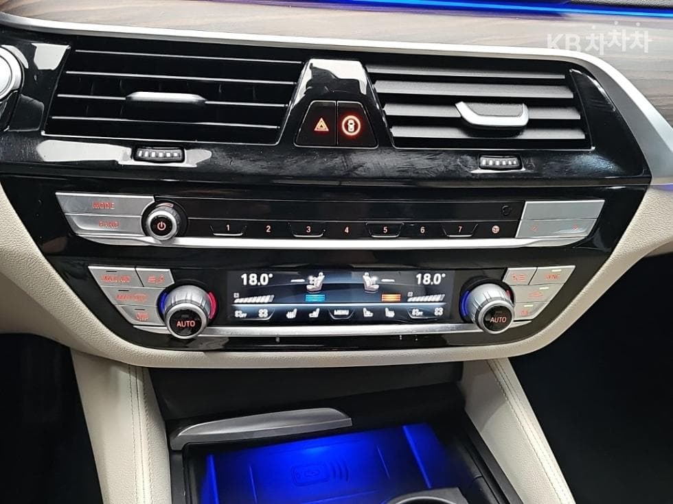 BMW 올Нов5 Серия (G30)M550i xDrive - 10
