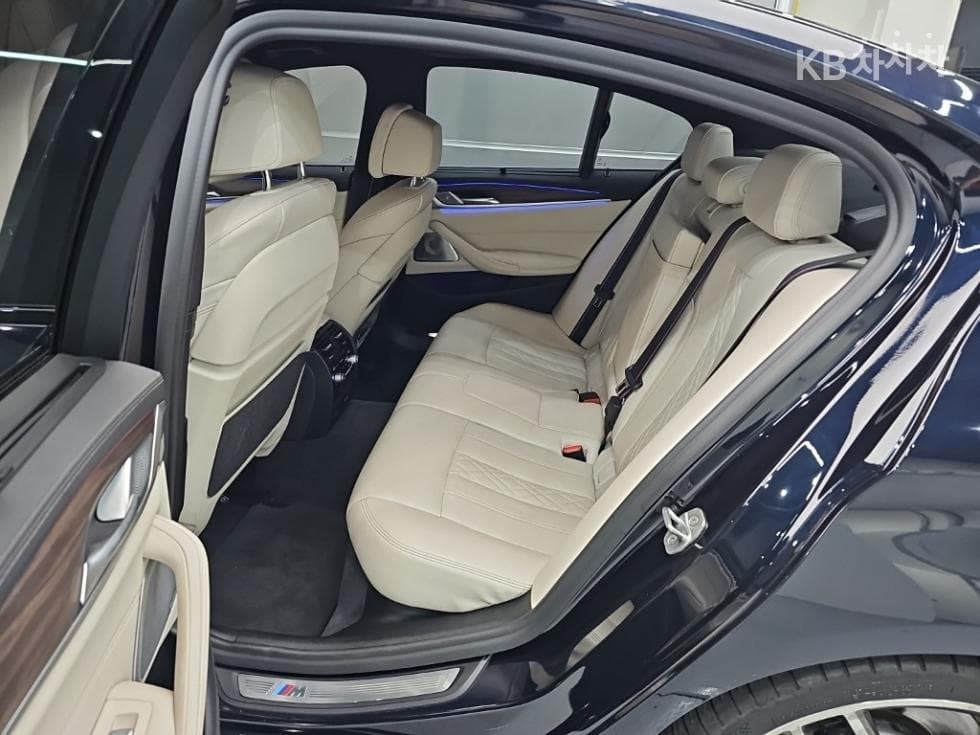 BMW 올Нов5 Серия (G30)M550i xDrive - 12