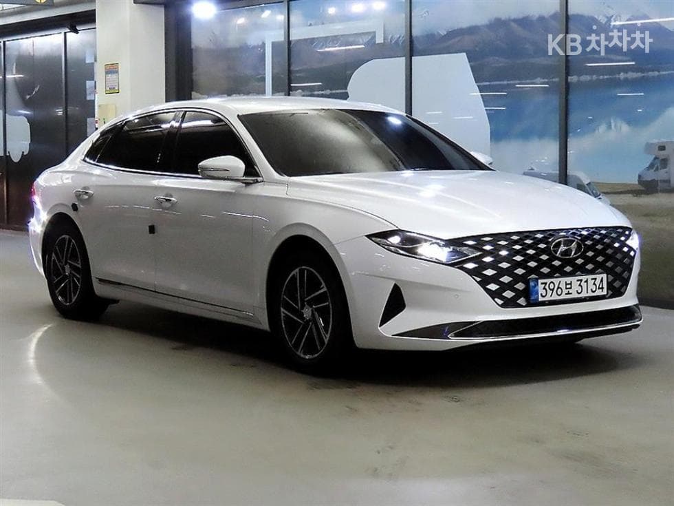 Hyundai The New (facelift) Grandeur (Azera) LPi 3.0 Rental car Modern - Image 1