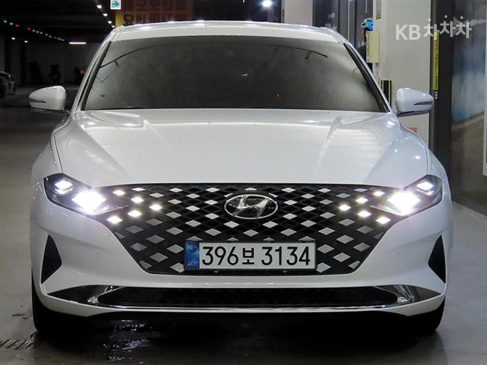 Hyundai The New (facelift) Grandeur (Azera)LPi 3.0 Rental car Modern - 2