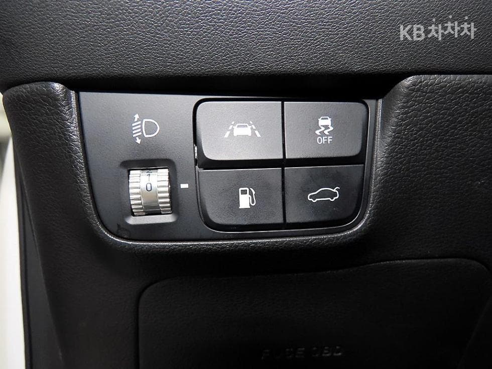 Hyundai The New (facelift) Grandeur (Azera)LPi 3.0 Rental car Modern - 14