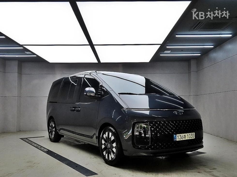 Hyundai Staria Lounge 2.2 Lounge 9 AWD Inspiration - Image 1