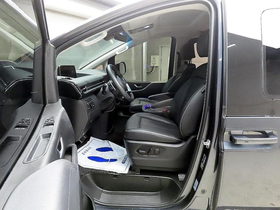 Hyundai Staria Lounge2.2 Lounge 9 AWD Inspiration - 5