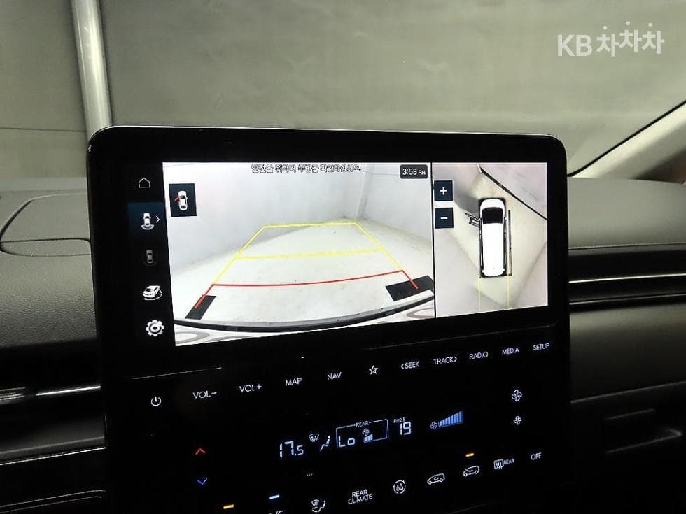 Hyundai Staria Lounge2.2 Lounge 9 AWD Inspiration - 14