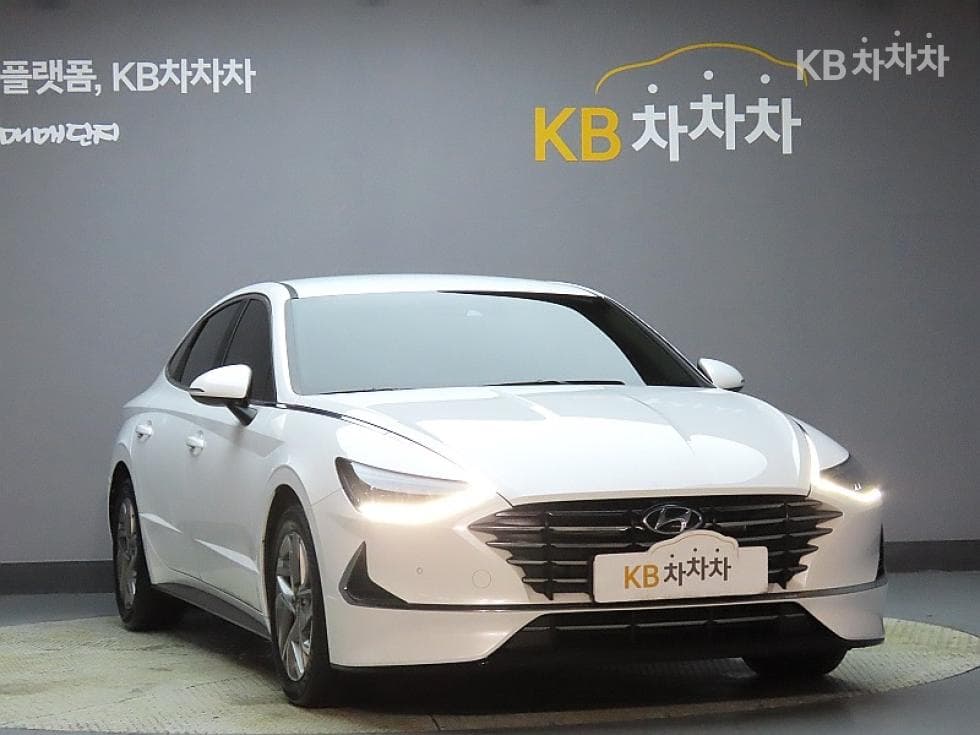 Hyundai Sonata (DN8)2.0 Premium 패밀리 - 3