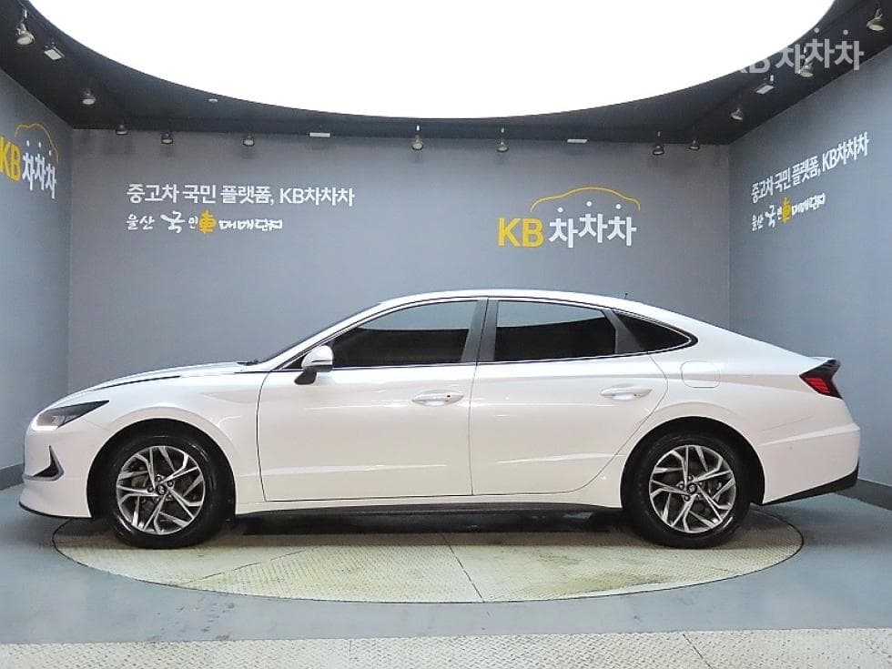 Hyundai Sonata (DN8)2.0 Premium 패밀리 - 5