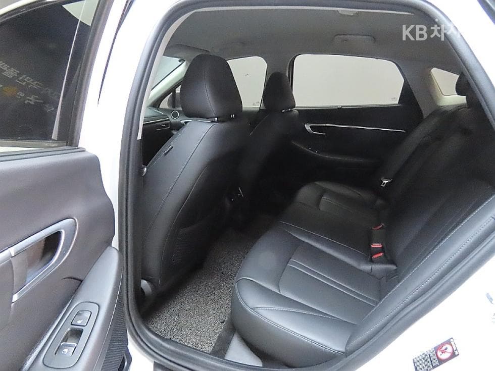 Hyundai Sonata (DN8)2.0 Premium 패밀리 - 11
