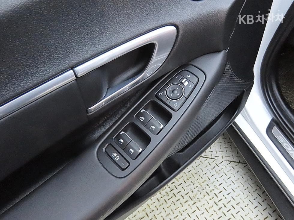 Hyundai Sonata (DN8)2.0 Premium 패밀리 - 13