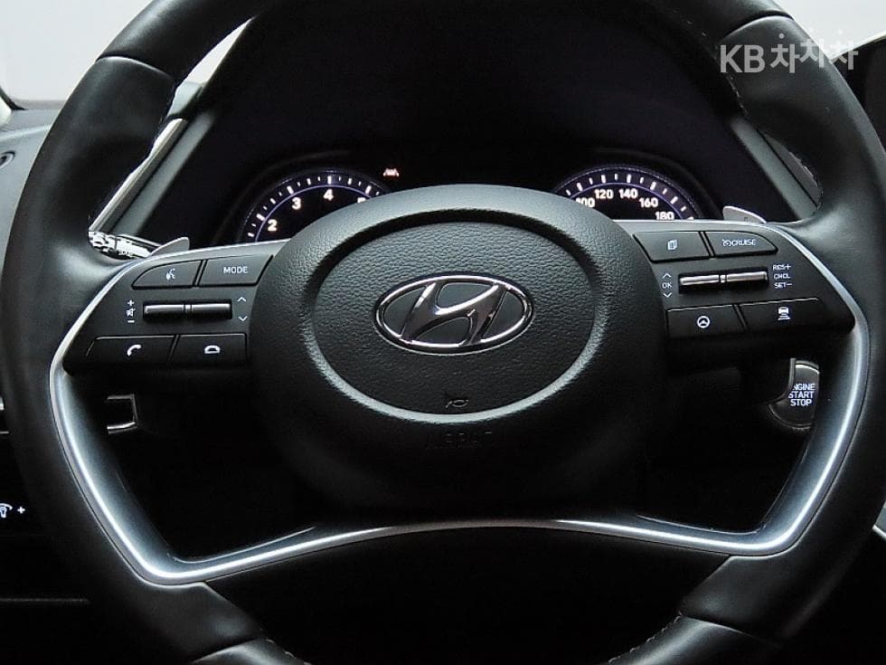 Hyundai Sonata (DN8)2.0 Premium 패밀리 - 17
