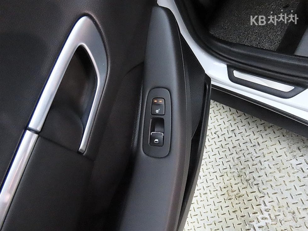 Hyundai Sonata (DN8)2.0 Premium 패밀리 - 18