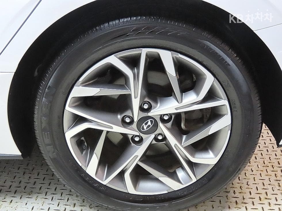Hyundai Sonata (DN8)2.0 Premium 패밀리 - 20