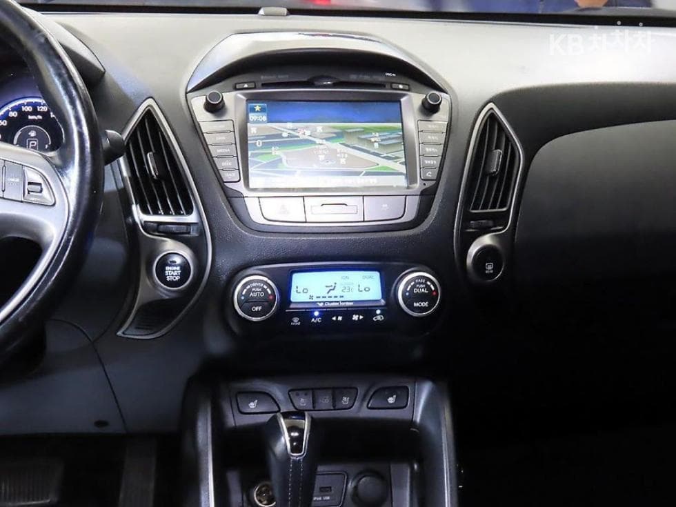 Hyundai New Tucson ixDiesel(e-VGT)4WD Modern - 8
