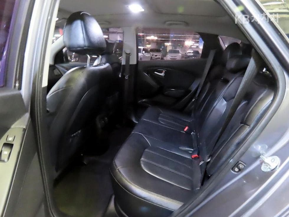 Hyundai New Tucson ixDiesel(e-VGT)4WD Modern - 15