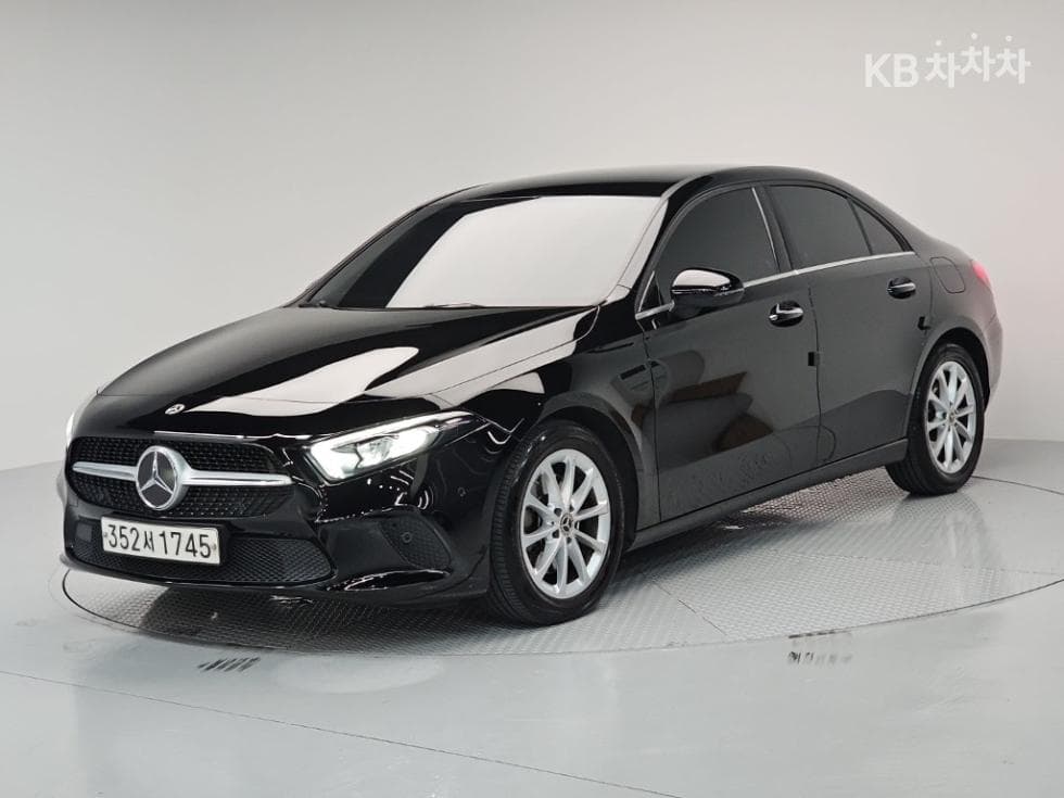 Mercedes-Benz A클래스(W177) A220 Sedan - - Image 1