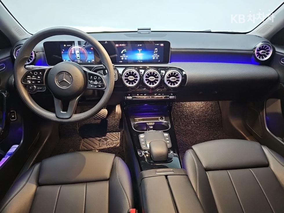 Mercedes-Benz A클래스(W177)A220 Sedan - - 7