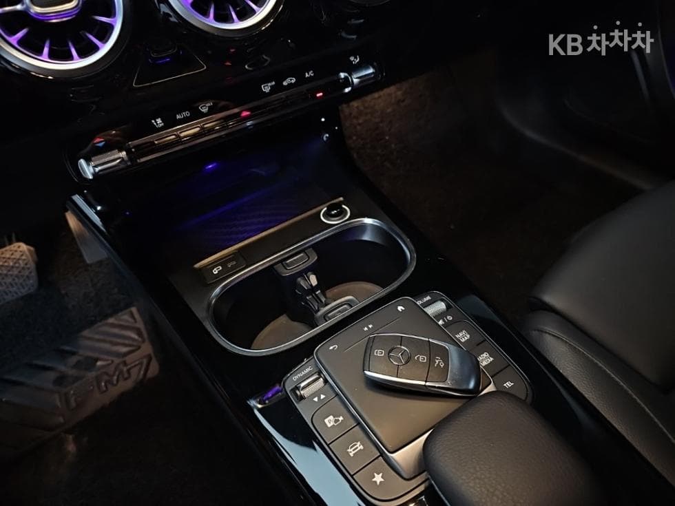 Mercedes-Benz A클래스(W177)A220 Sedan - - 10