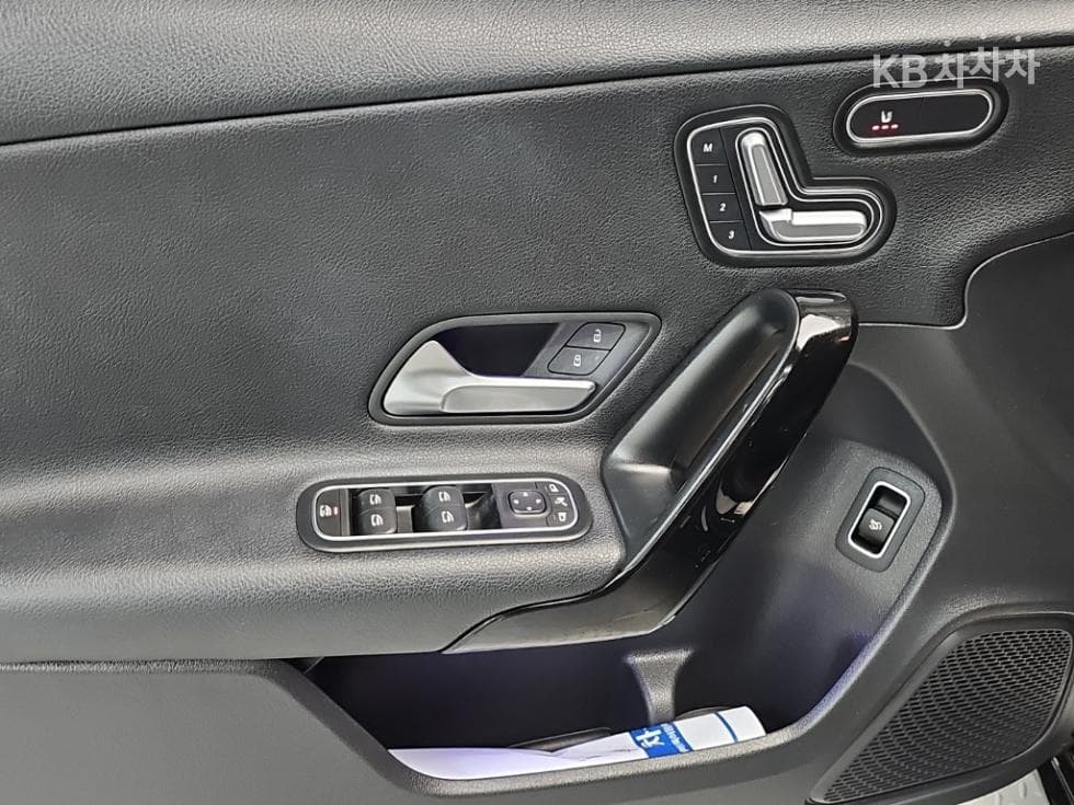 Mercedes-Benz A클래스(W177)A220 Sedan - - 15