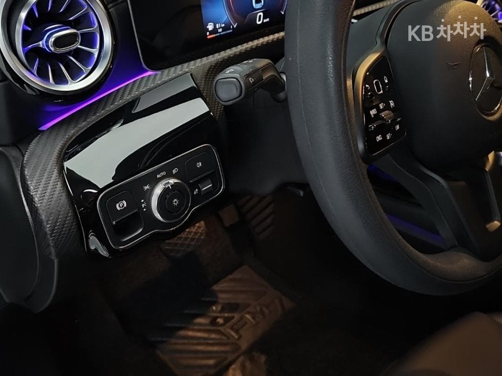 Mercedes-Benz A클래스(W177)A220 Sedan - - 16
