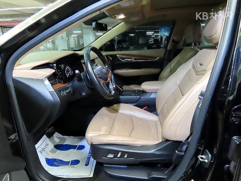 캐딜락 XT53.6 Platinum - 6