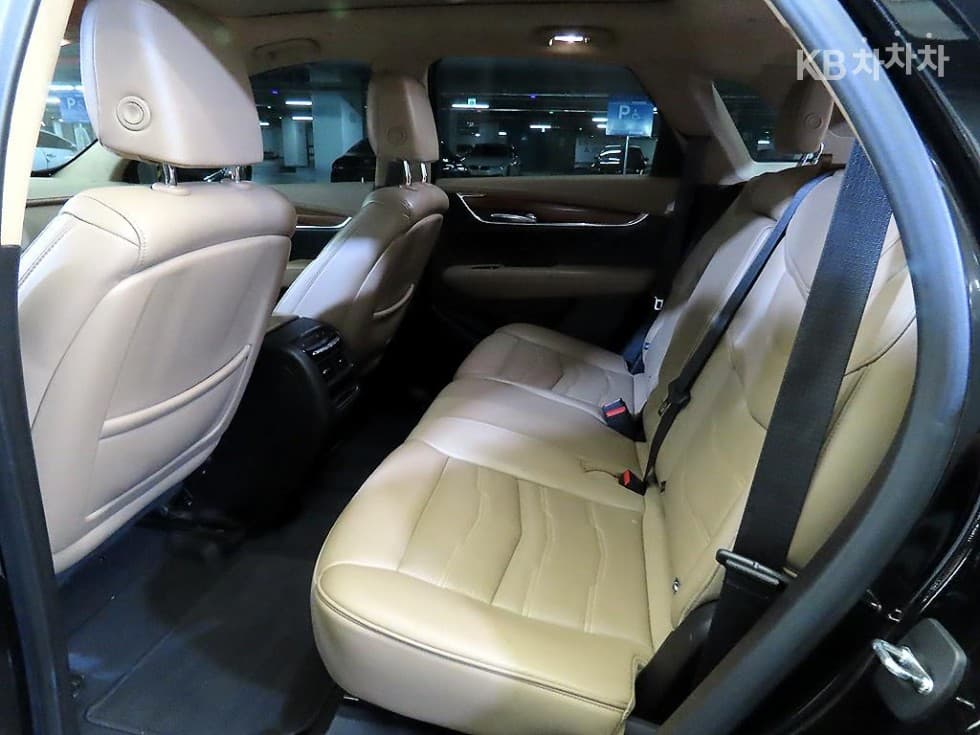 캐딜락 XT53.6 Platinum - 7