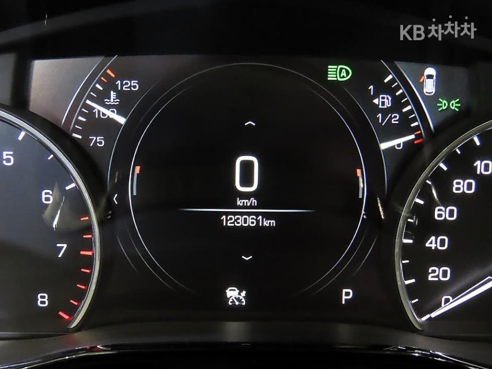 캐딜락 XT53.6 Platinum - 9