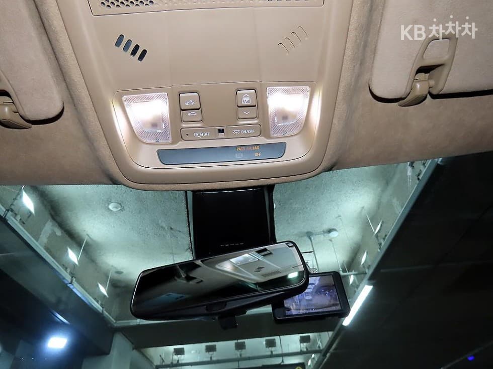 캐딜락 XT53.6 Platinum - 13