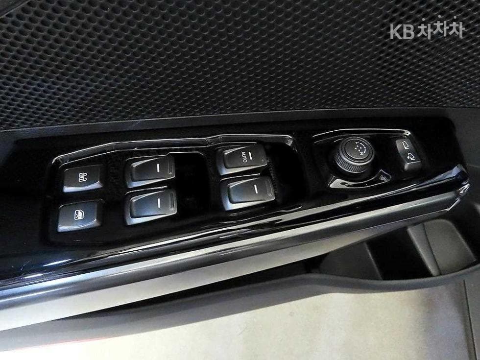 KG Mobility Very New (facelift/refresh; particularly for Tivoli) TivoliGasoline V5 2WD Standard - 13