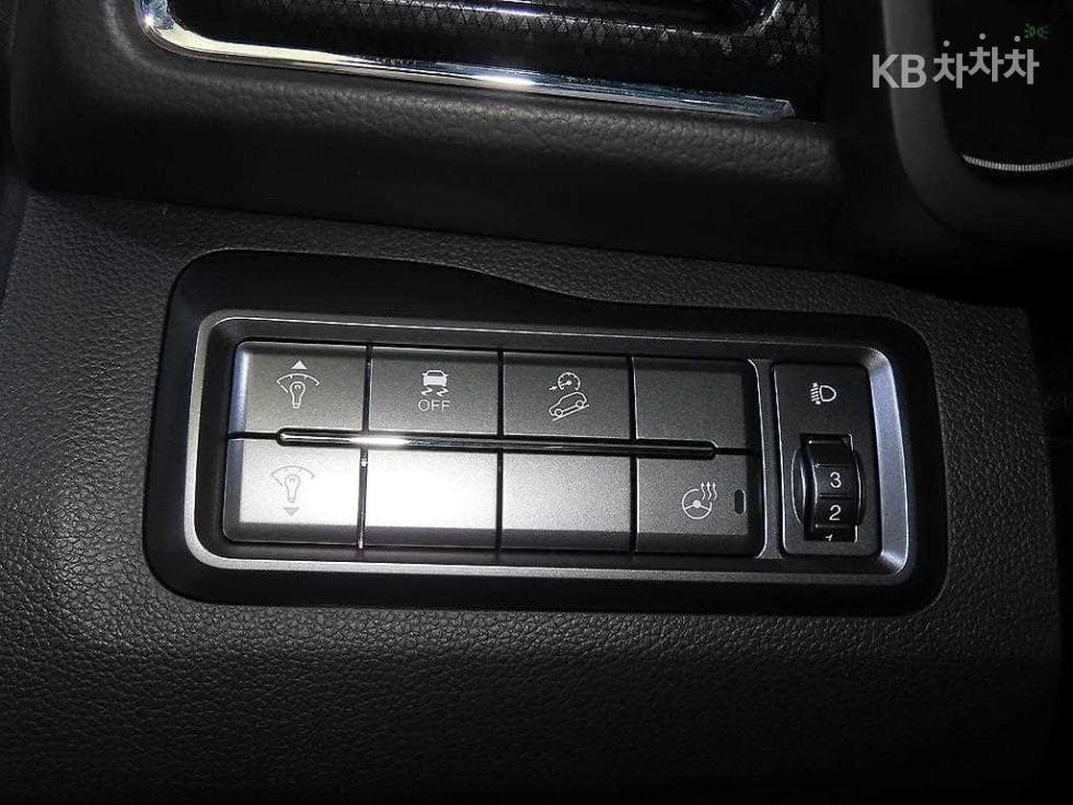 KG Mobility Very New (facelift/refresh; particularly for Tivoli) TivoliGasoline V5 2WD Standard - 14