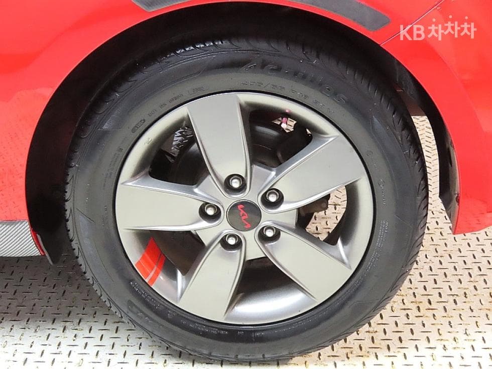 Kia Forte 쿱1.6 GDI Luxury - 19