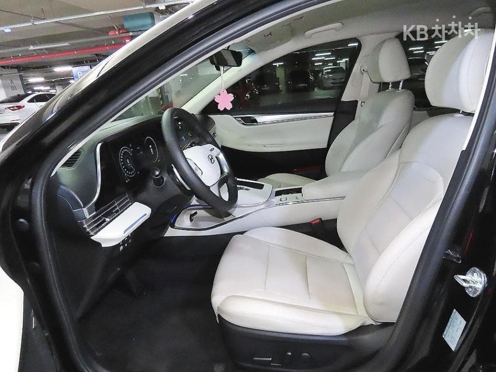 Hyundai The New (facelift) Grandeur (Azera)2.5 Le Blanc - 6