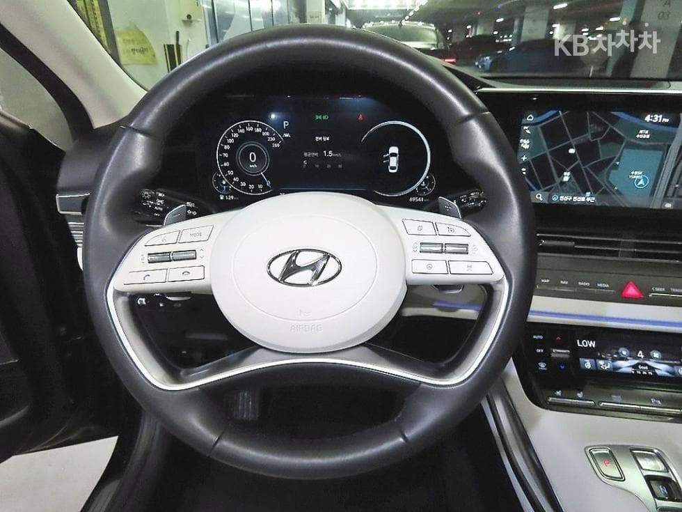 Hyundai The New (facelift) Grandeur (Azera)2.5 Le Blanc - 8