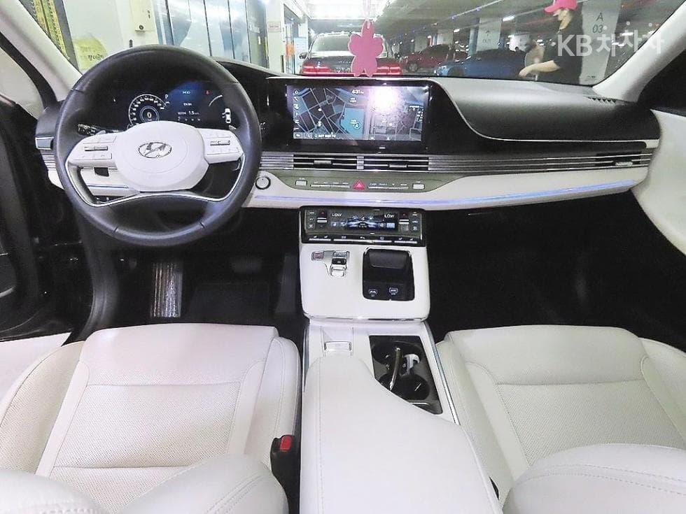 Hyundai The New (facelift) Grandeur (Azera)2.5 Le Blanc - 10