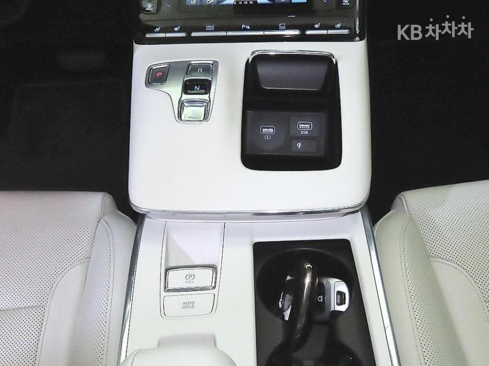 Hyundai The New (facelift) Grandeur (Azera)2.5 Le Blanc - 12