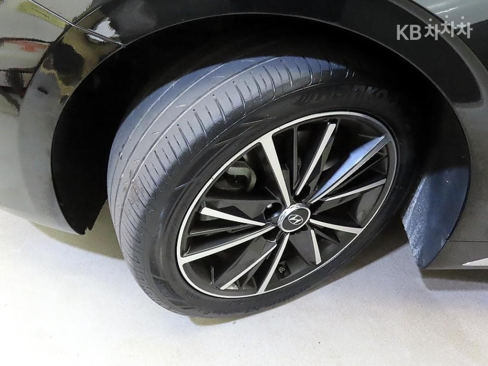 Hyundai The New (facelift) Grandeur (Azera)2.5 Le Blanc - 20