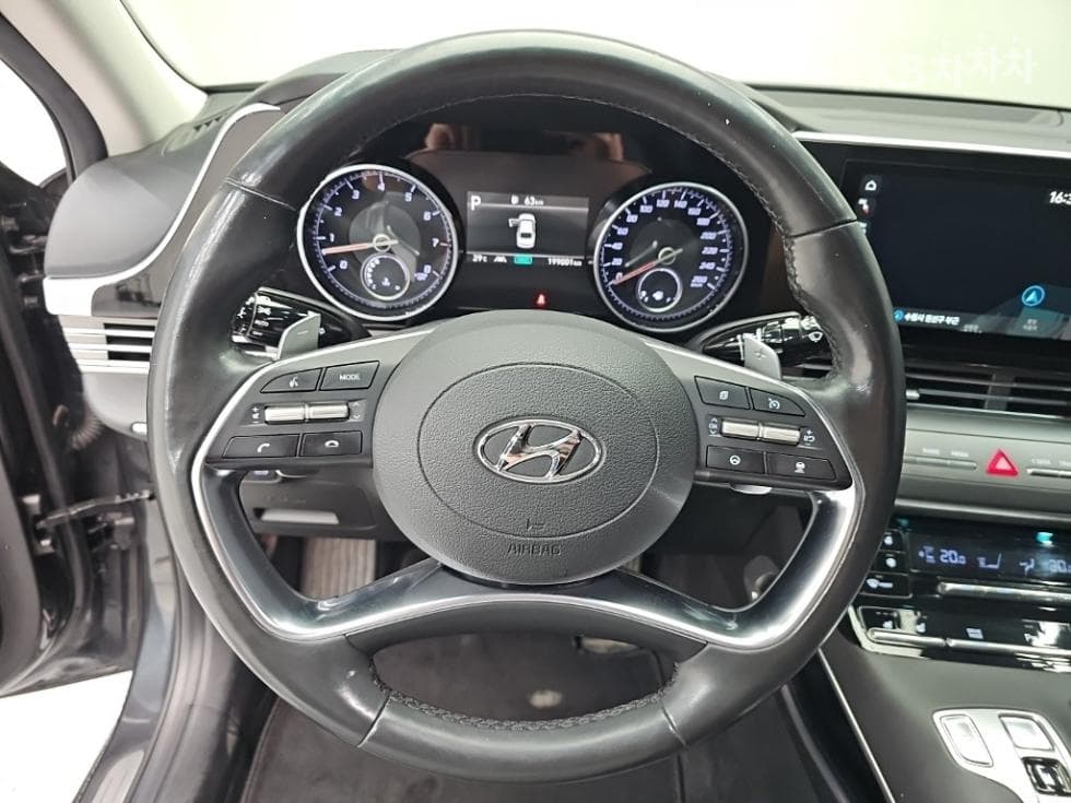Hyundai The New (facelift) Grandeur (Azera)3.3 Premium 초이스 - 9