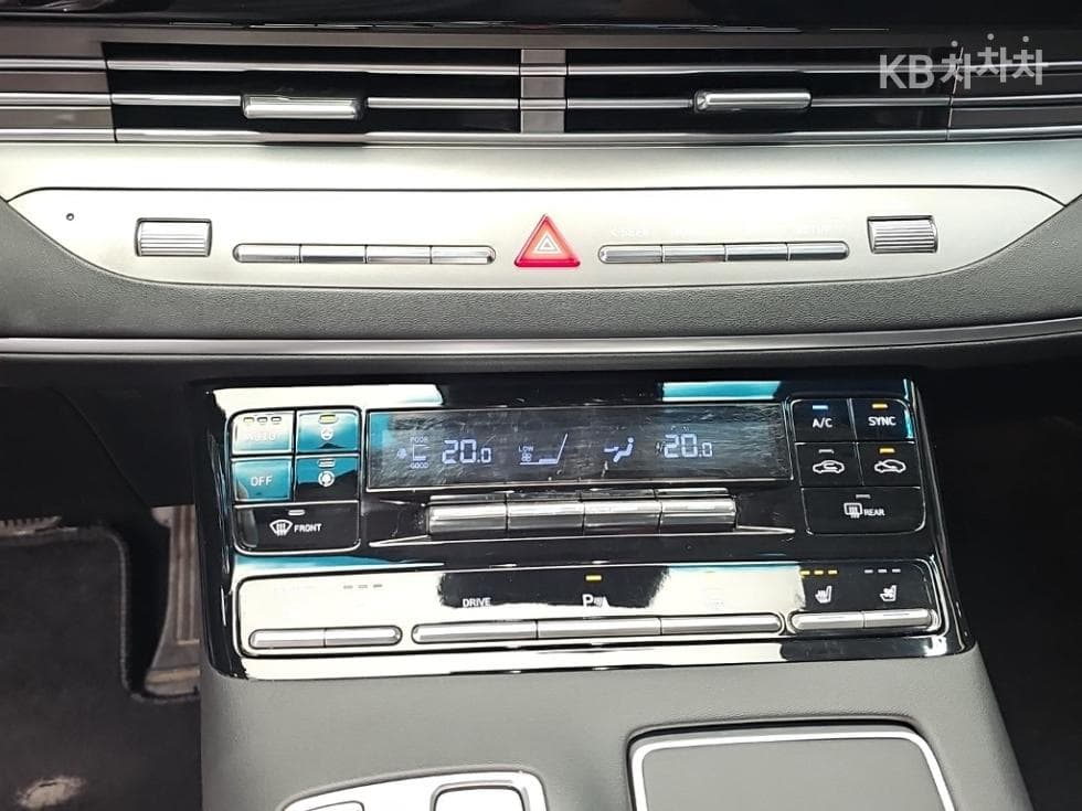 Hyundai The New (facelift) Grandeur (Azera)3.3 Premium 초이스 - 10