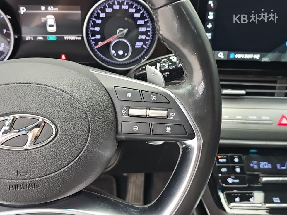 Hyundai The New (facelift) Grandeur (Azera)3.3 Premium 초이스 - 18