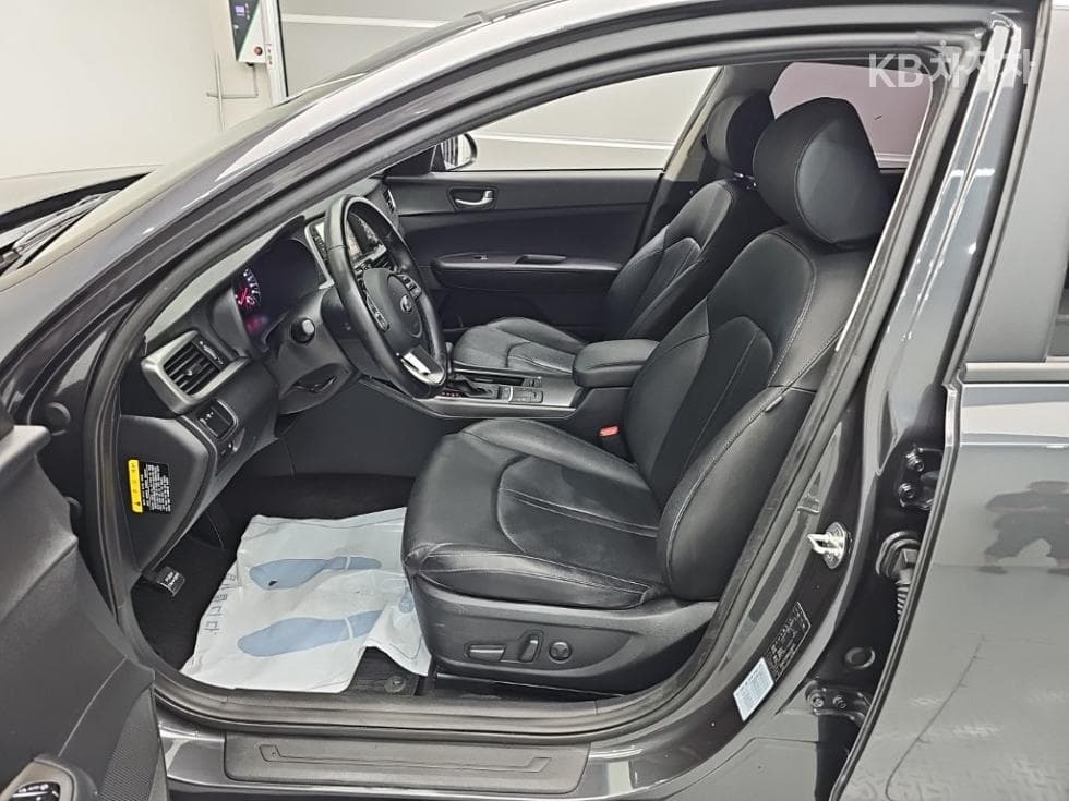 Kia The New (facelift) K5 Second generationRental car 2.0 LPI Prestige - 11