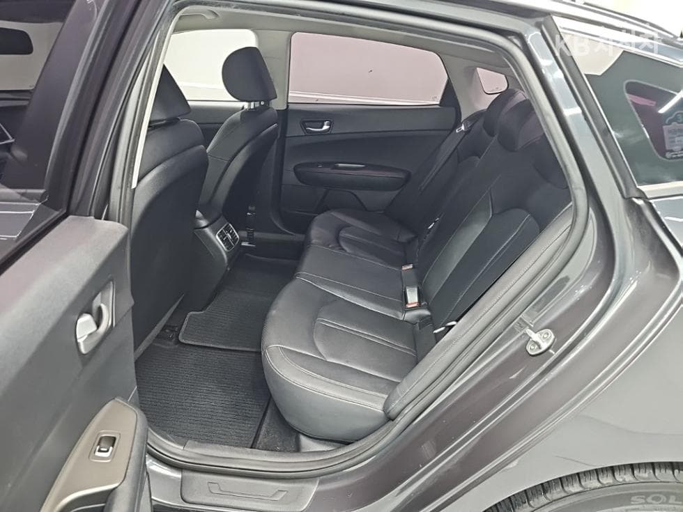 Kia The New (facelift) K5 Second generationRental car 2.0 LPI Prestige - 12