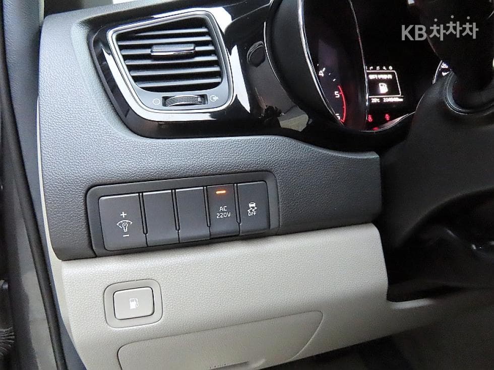 Киа All New Канивал9-местен 2.2 Дизел Престиж - 13