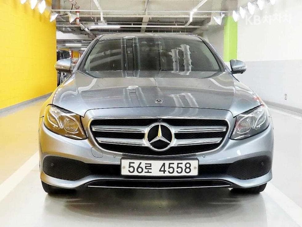 Mercedes-Benz E-Клас (W213)E300 4Matic Avantgarde - 2