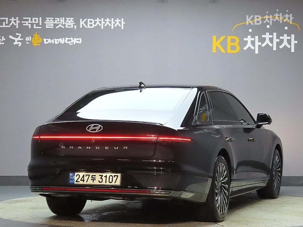 Hyundai The All New Grandeur (Azera)2.5L gasoline 2WD Calligraphy - 2