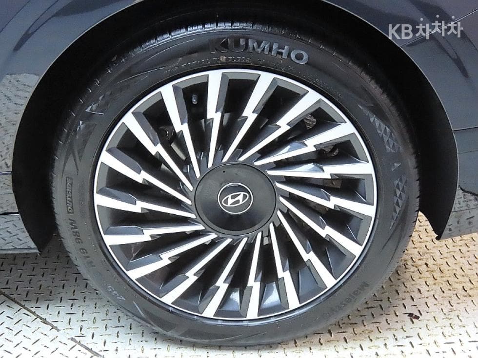 Hyundai The All New Grandeur (Azera)2.5L gasoline 2WD Calligraphy - 20
