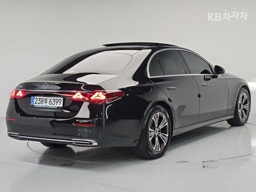 Mercedes-Benz E-클래스 (W214)E200 Avantgrade - 4
